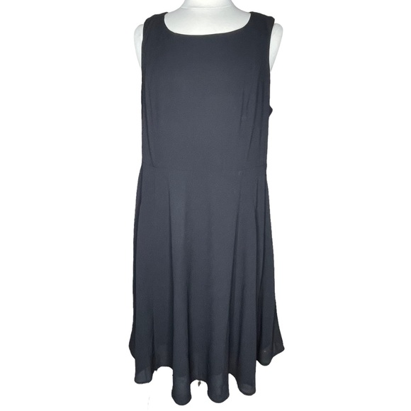 Torrid Classic Crew Neck Black Sleeveless Shift Swing Dress 12 - Picture 1 of 7